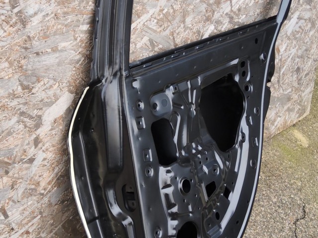 Fiat Tipo 2015- szedán utángyártott új jobb hátsó ajtó 52161630