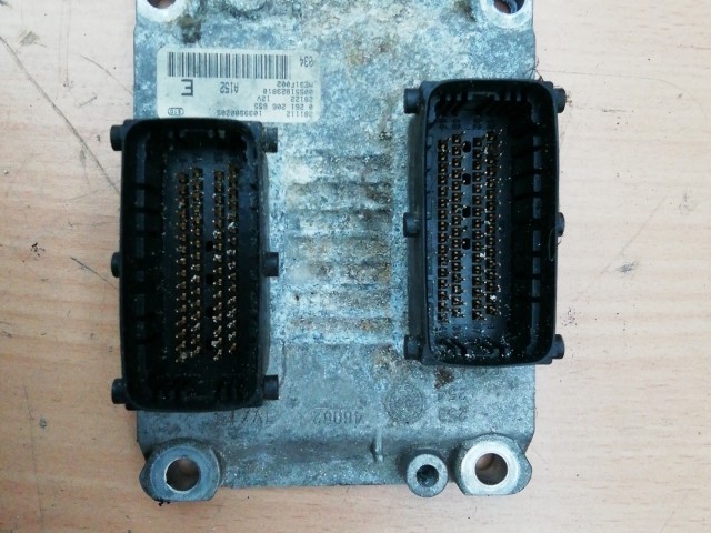 Fiat Stilo 2,4 20v benzin Motorvezérlő 0261206655 , 55182381