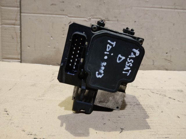 Volkswagen Passat B5.5 Abs  Bosch 0265202401 , 8E0614111T