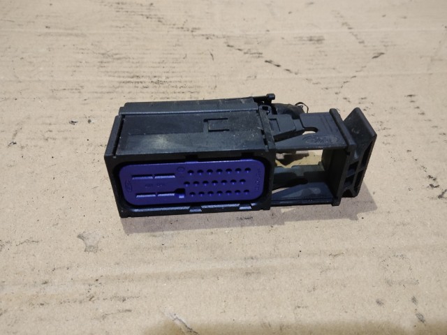 Ford Puma 1997-2002 Elektromos csatlakozó ABS  97FB-2M110-BA