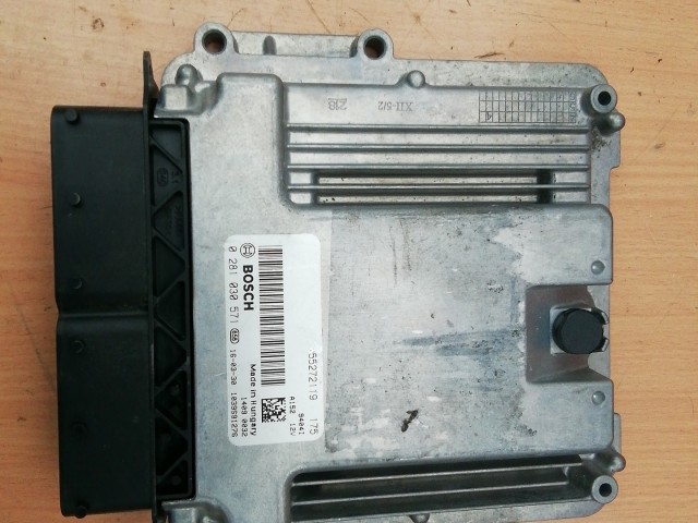 Alfa Romeo Giulietta  2,0 16v Diesel Motorvezérlő 0281030571 , 5527119