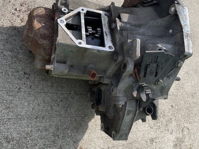 158429 Fiat Grande Punto  2005-2009 1,4 benzin 5 sebeséges robotváltó, kapcsoló robot nélkűl!!!!