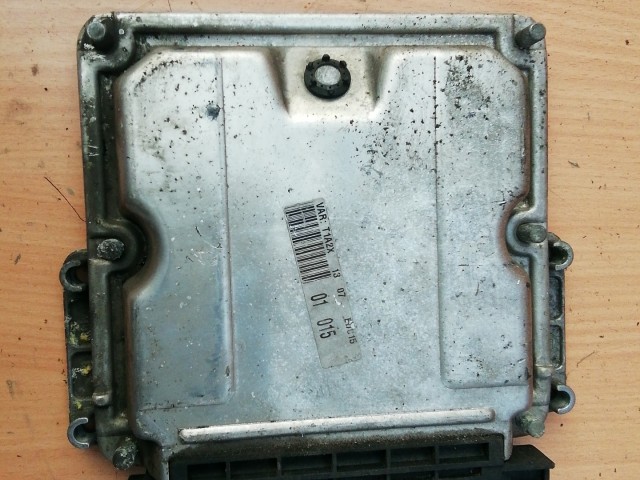 Peugeot 206 1998-2012 2,0 Diesel Motorvezérlő Használt  0281010500 , 9641606980