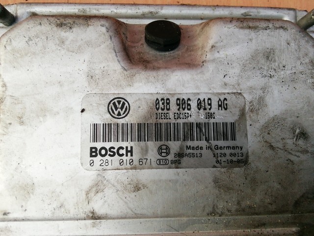 Audi, Seat, Skoda, Volkswagen 1,9 Diesel Motorvezérlő 0281010671 , 038906019AG
