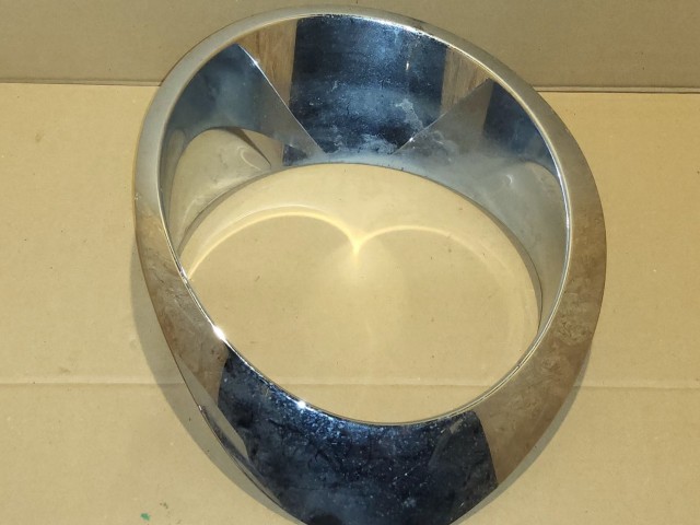 Alfa Romeo Mito 21569007 számú, bal hátsó lámpa keret a képen látható sérüléssel