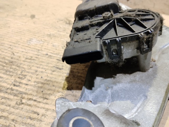 Dacia Sandero  2008-2012 első Ablaktörlő motor mechanikával 8200619512