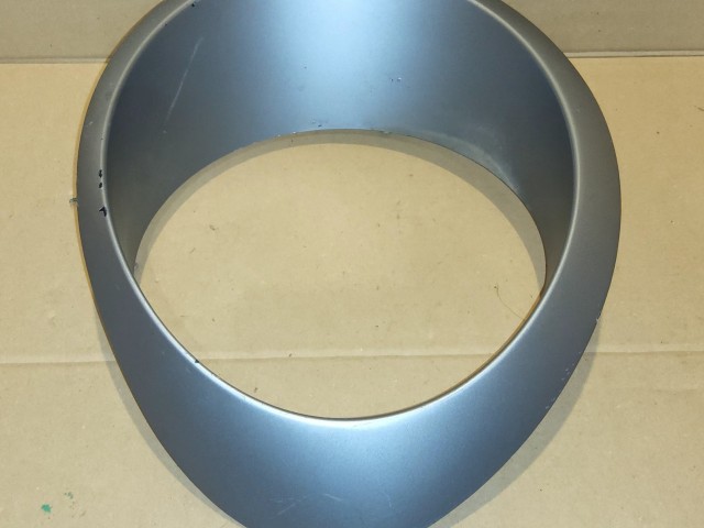 85537 Alfa Romeo MiTo 2008-2018 matt ezüst, bal hátsó lámpa keret a képen látható állapotban!!!