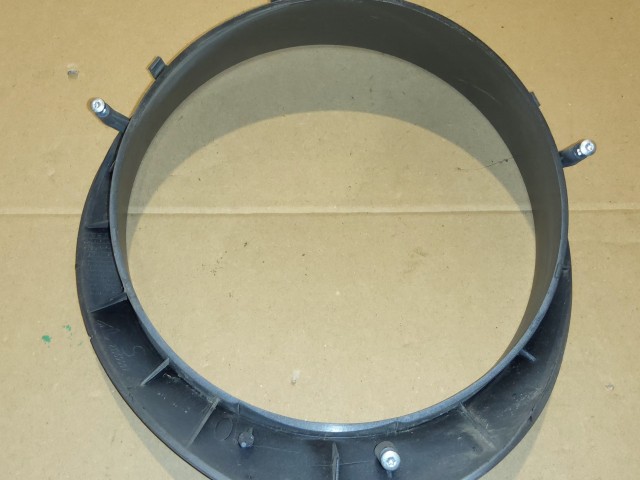 85537 Alfa Romeo MiTo 2008-2018 matt ezüst, bal hátsó lámpa keret a képen látható állapotban!!!