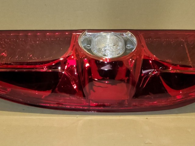 Fiat Doblo 2009-2015 utángyártott új, bal hátsó lámpa felnyíló raktérajtós kivitel 51830565