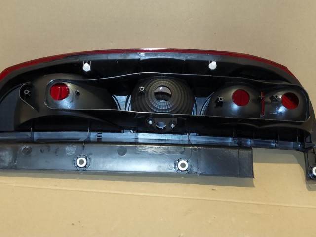 Fiat Doblo 2009-2015 utángyártott új, bal hátsó lámpa felnyíló raktérajtós kivitel 51830565