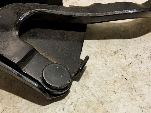 Fiat Idea/Lancia Musa fekete színű, bal oldali motorháztető zsanér