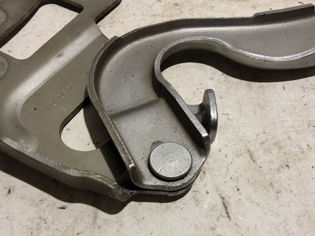 Fiat Croma ezüst színű, jobb motorháztető zsanér