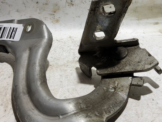 Fiat Multipla II. ezüst színű, bal oldali motorháztető zsanér