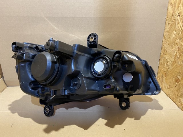 177922 Chrysler Voyager 2011-2015 utángyártott új bal első Xenon fényszóró