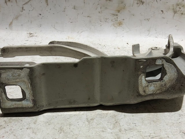 Alfa Romeo Mito fehér színű, jobb oldali motorháztető zsanér