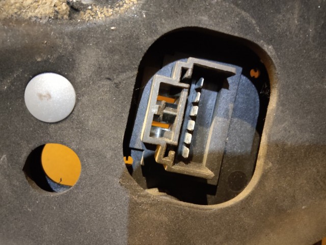 Fiat Stilo 2003-2007 5 ajtós jobb hátsó izzó foglalat 51735221