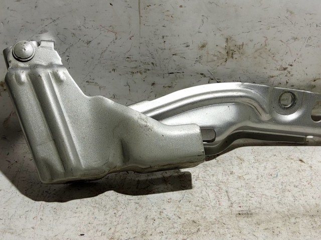 32768 Fiat Bravo 2007-2014 ezüst színű, jobb oldali motorháztető zsanér 51817777