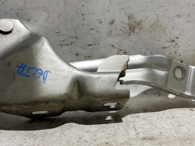 32773 Lancia Delta ezüst színű, jobb oldali motorháztető zsanér 51808867