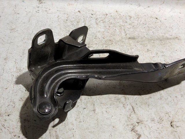 Alfa Romeo Giulietta fekete színű, jobb oldali motorháztető zsanér