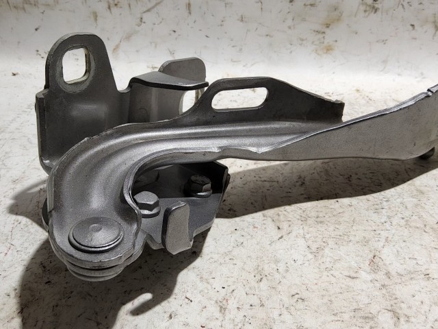 56505 Alfa Romeo Giulietta 2010-2020 jobb oldali motorháztető zsanér 