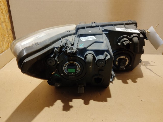 153219 Fiat Freemont 2011-2015 bal első fényszóró a képen látható sérüléssel