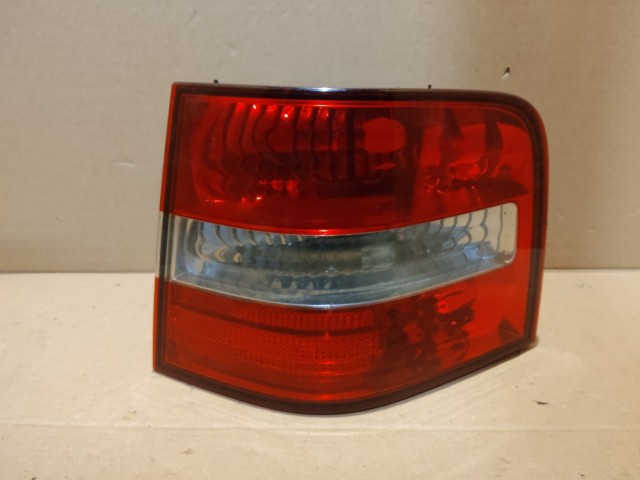 175422 Fiat Stilo 2001-2007 kombi,  jobb hátsó külső lámpa, a képen látható sérüléssel, izzófoglalat nélkül