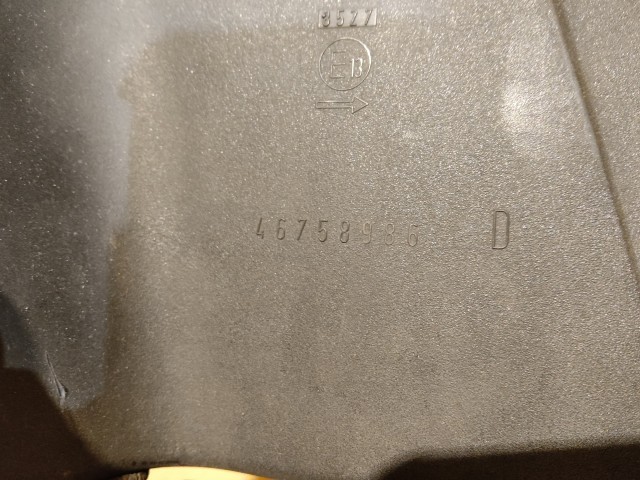 175422 Fiat Stilo 2001-2007 kombi,  jobb hátsó külső lámpa, a képen látható sérüléssel, izzófoglalat nélkül