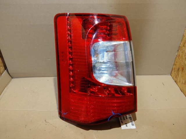 87885 Lancia Voyager 2011-2015 Bal hátsó lámpa a képen látható sérüléssel 05182533AF