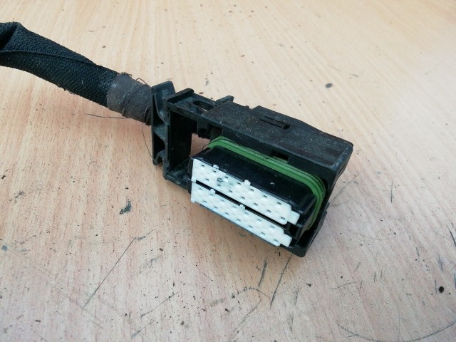 Fiat Punto III. 2003-2010 1,2 8v benzin / Cng motorvezérlő, elektromos csatlakozó 51822895