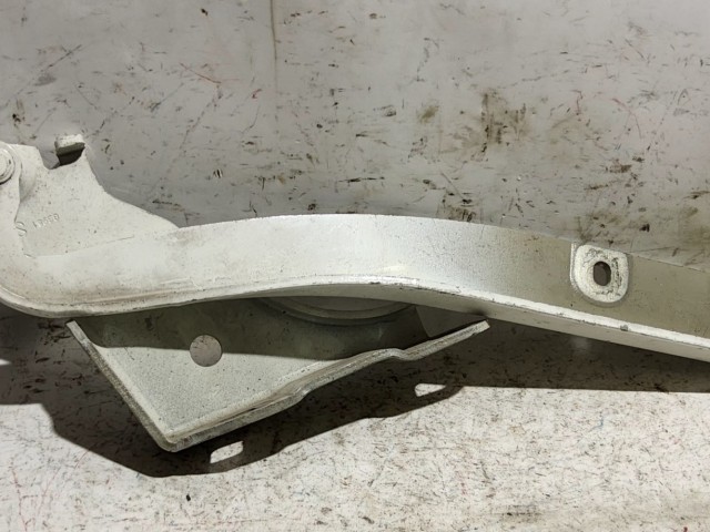 32960 Fiat Punto fehér színű, bal oldali motorháztető zsanér