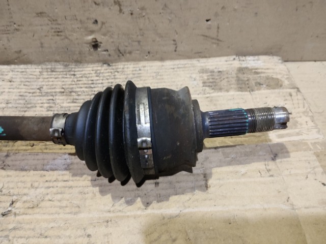 Fiat 500 1,2 8v benzines bal oldali féltengely, 22 bordás külső csukló 51955481