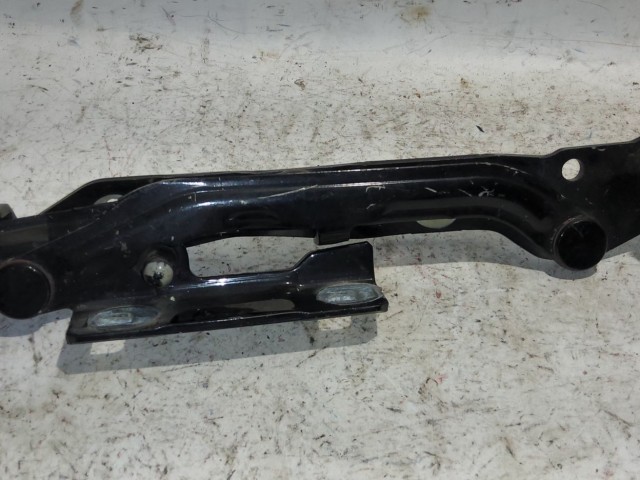 32796 Alfa Romeo 159 szedán fekete színű, bal oldali csomagtér ajtó zsanér 50501013