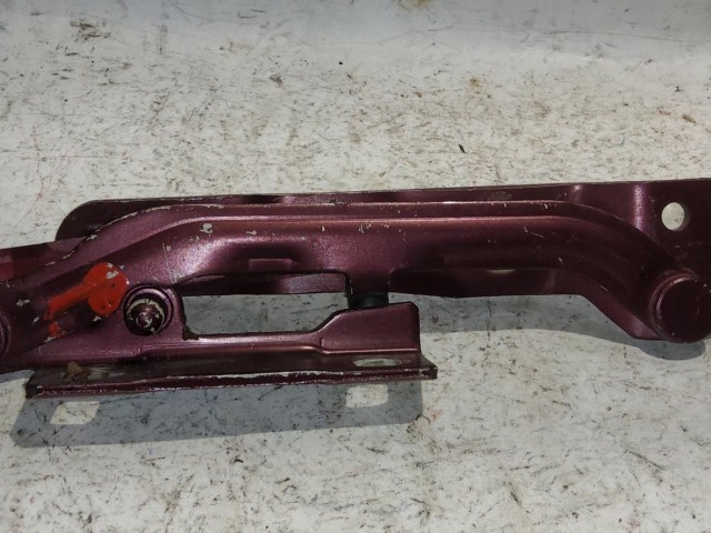 32798 Alfa Romeo 159 szedán bordó színű, bal oldali csomagtér ajtó zsanér 50501013