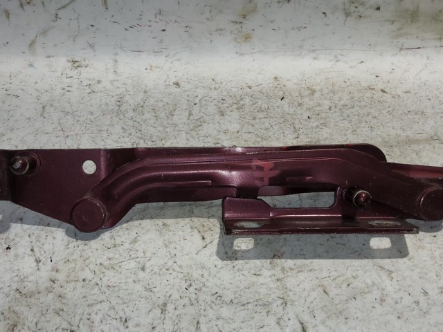 32794 Alfa Romeo 159 szedán bordó színű, jobb oldali csomagtérajtó zsanér 50501012