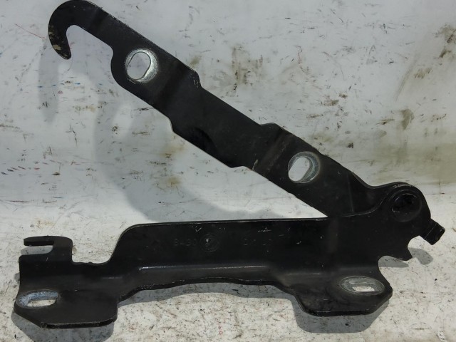 Alfa Romeo 159 fekete színű, jobb oldali motorháztető zsanér 50508645