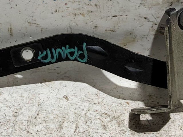 15548 Fiat Panda 2003-2012 fekete színű, bal oldali motorháztető zsanér 51705423