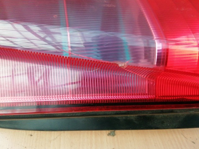 158553 Lancia Musa 2004-2007 jobb hátsó lámpa, a képen látható sérüléssel 46829508