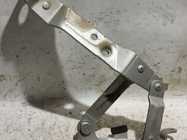 Alfa Romeo Gt ezüst színű, bal oldali csomagtér ajtó zsanér