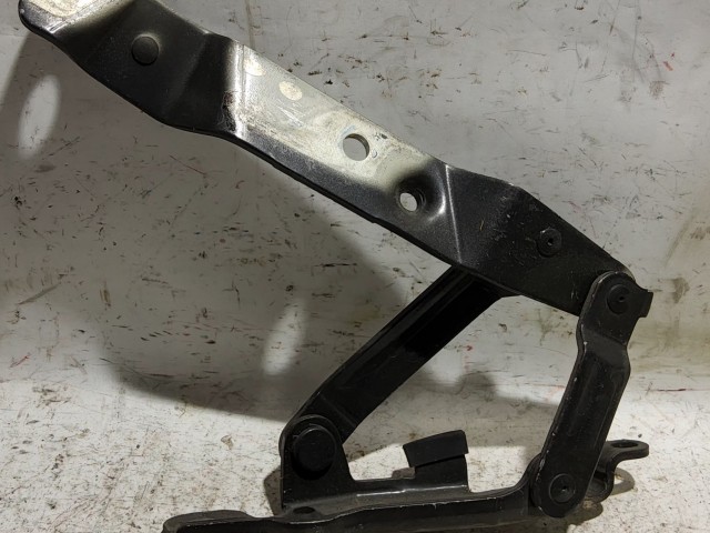 Alfa Romeo Gt szürke színű, bal oldali csomagtér ajtó zsanér