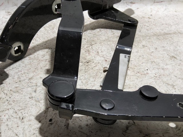 Fiat 500 fekete színű, bal oldali csomagtér ajtó zsanér