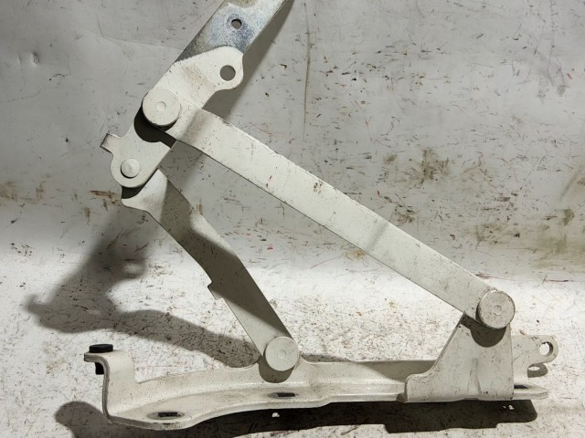 Fiat 500 fehér színű, bal oldali csomagtér ajtó zsanér