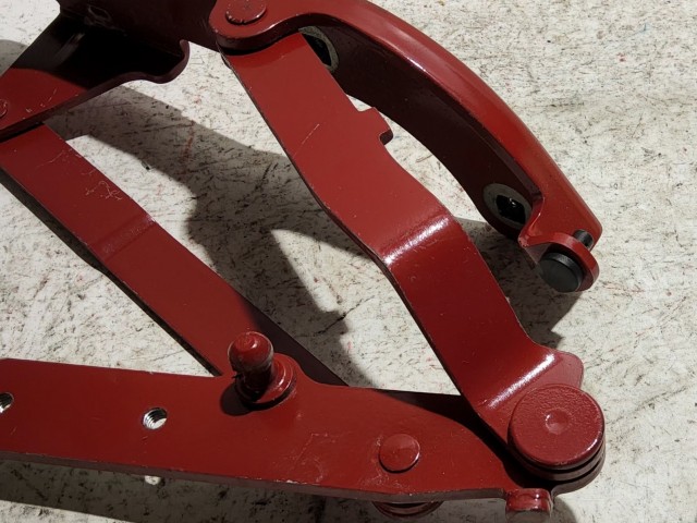 Fiat 500 piros színű, jobb oldali csomagtér ajtó zsanér