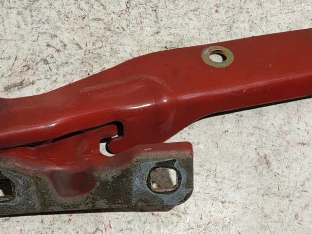 Fiat Doblo 2000-2009 piros színű, jobb oldali motorháztető zsanér 46782383