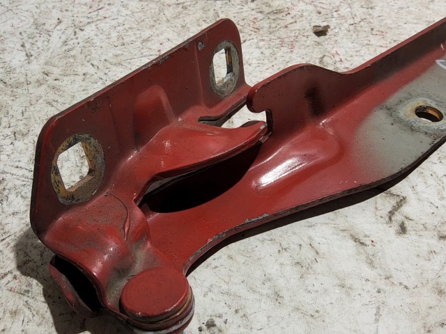 Fiat Doblo 2000-2009 piros színű, jobb oldali motorháztető zsanér 46782383