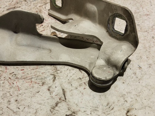 Fiat Doblo 2000-2009 fehér színű, bal oldali motorháztető zsanér 46782384