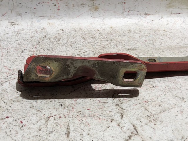 Fiat Doblo 2000-2009 piros színű, bal oldali motorháztető zsanér 46782384