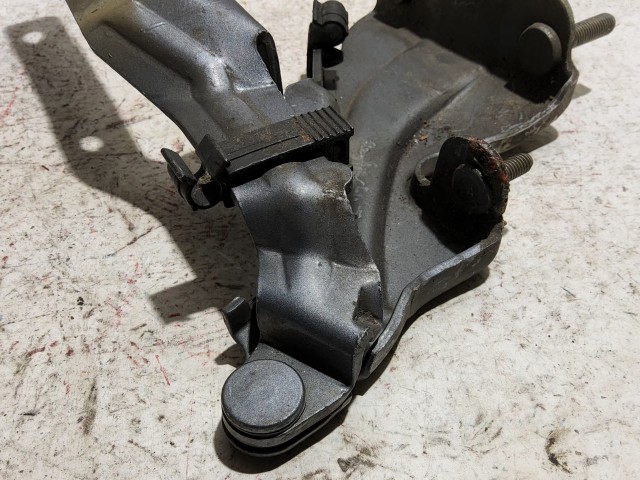 Lancia Lybra szürke színű, bal oldali motorháztető zsanér 46808143