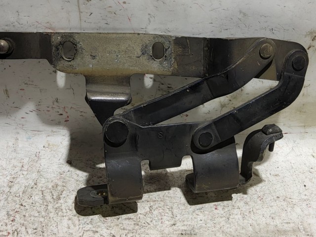 Lancia Thesis fekete színű, bal  oldali motorháztető zsanér