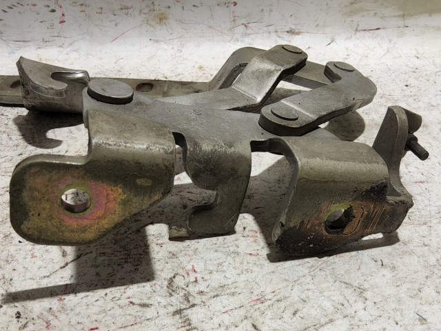 Lancia Thesis ezüst színű, bal  oldali motorháztető zsanér