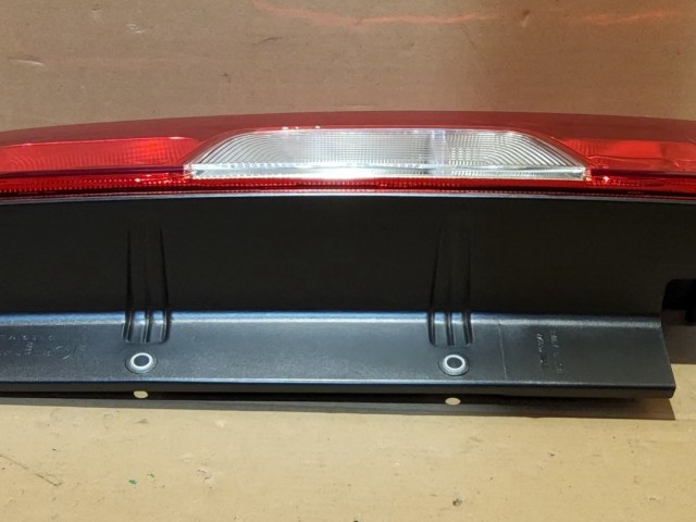 Fiat Doblo 2015-2022 utángyártott új, jobb hátsó lámpa, felnyíló csomagtérajtós kivitelhez 52044716